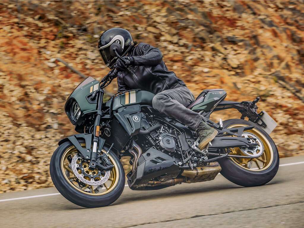 GSX-8TT