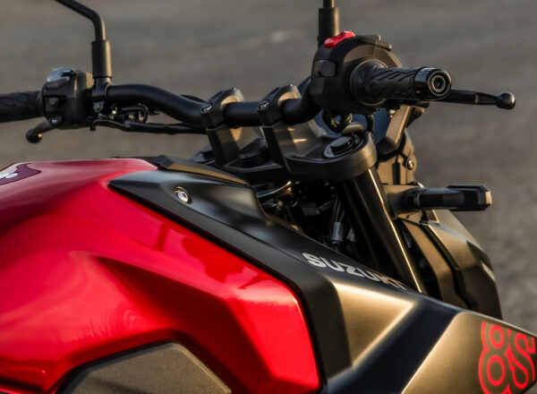 GSX-8S
