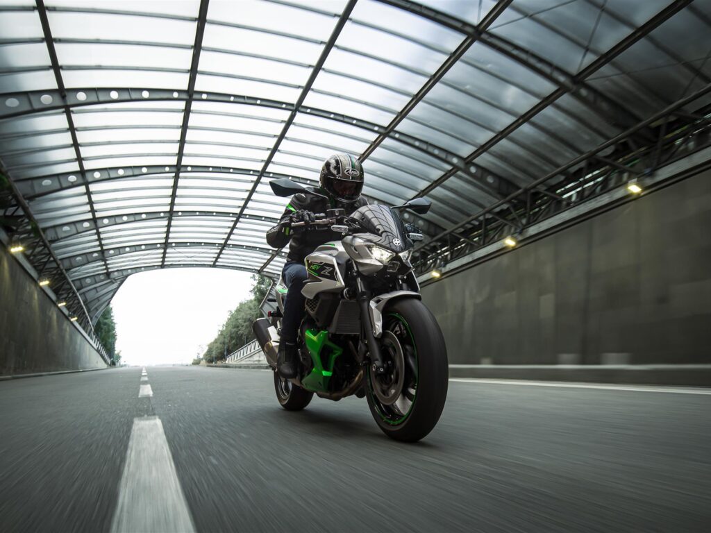 2024 Z 7 Hybrid Performance