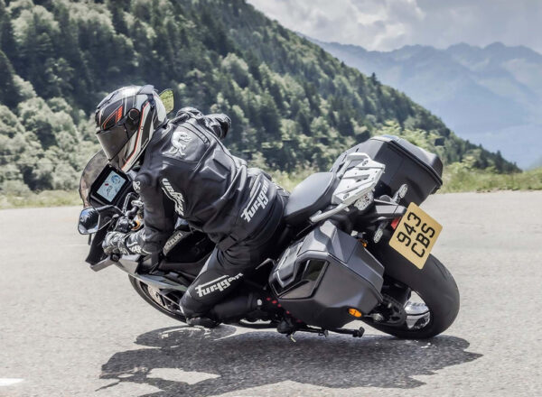 GSX-S1000GX
