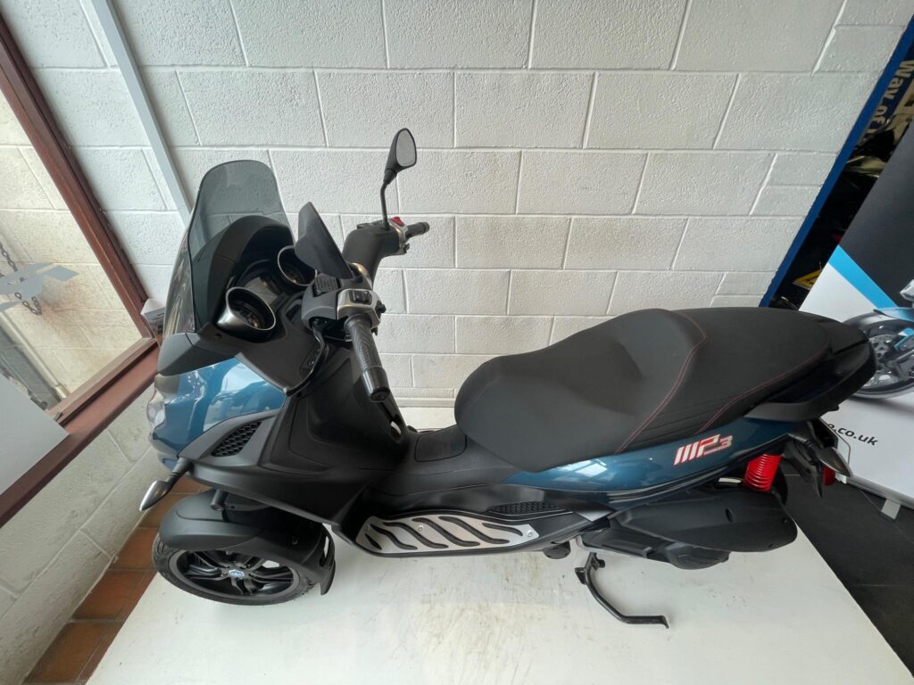 2023 Piaggio MP3 300