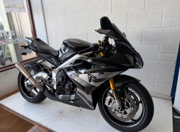 2019 Triumph Daytona Moto2 765