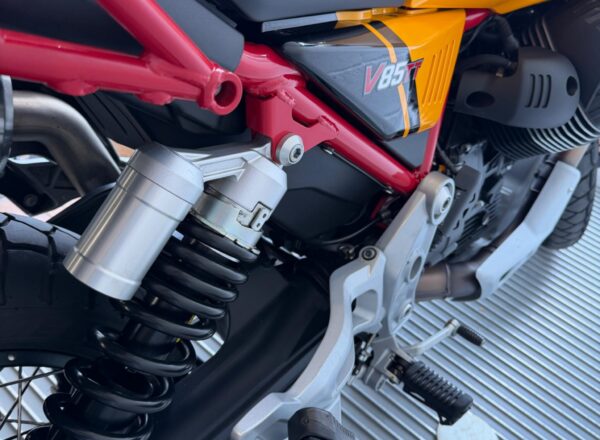 2022 Moto Guzzi V85