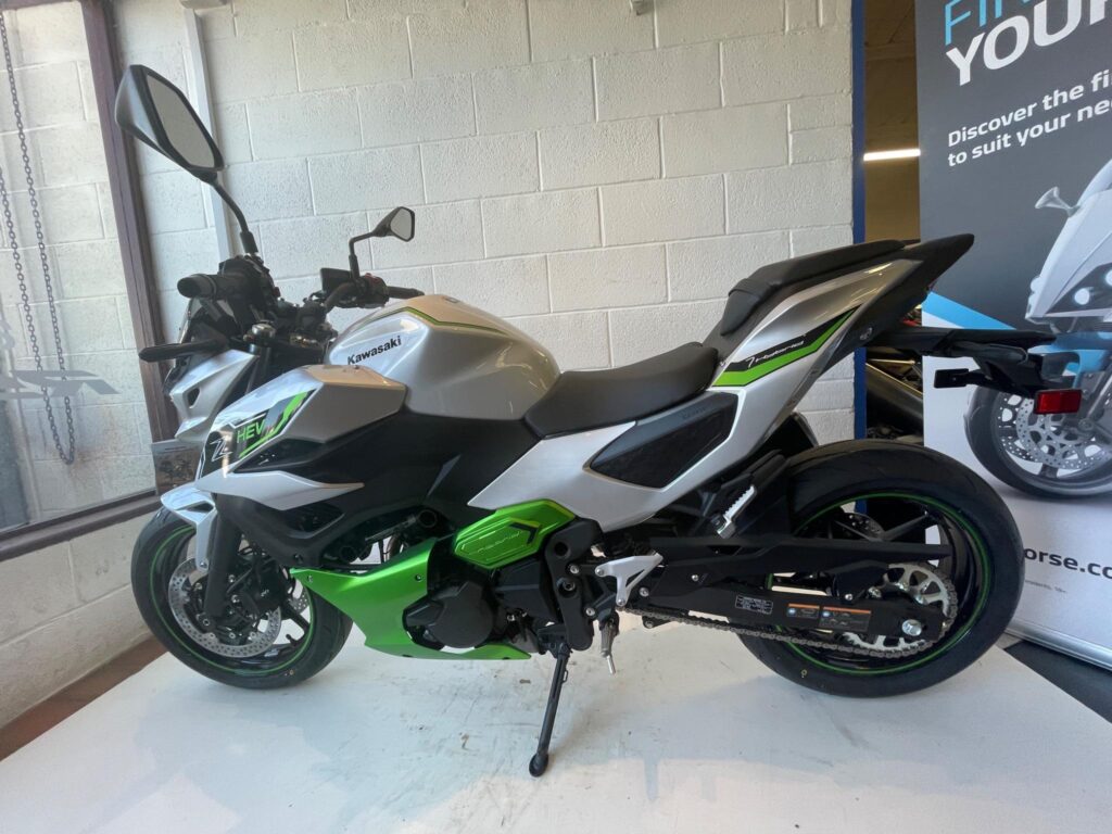 New Kawasaki Z7 Hybrid