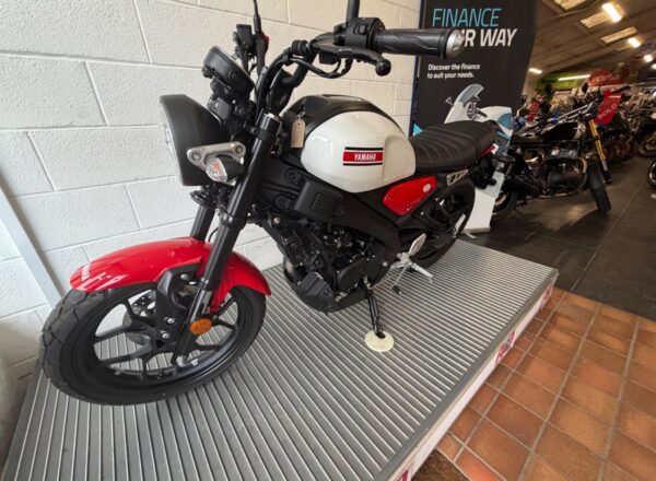 2025 Yamaha XSR125