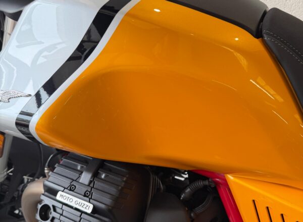 2022 Moto Guzzi V85