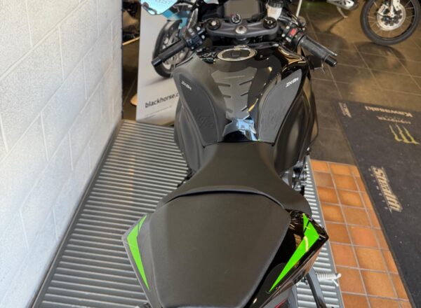 2025 Kawasaki Ninja ZX-6R