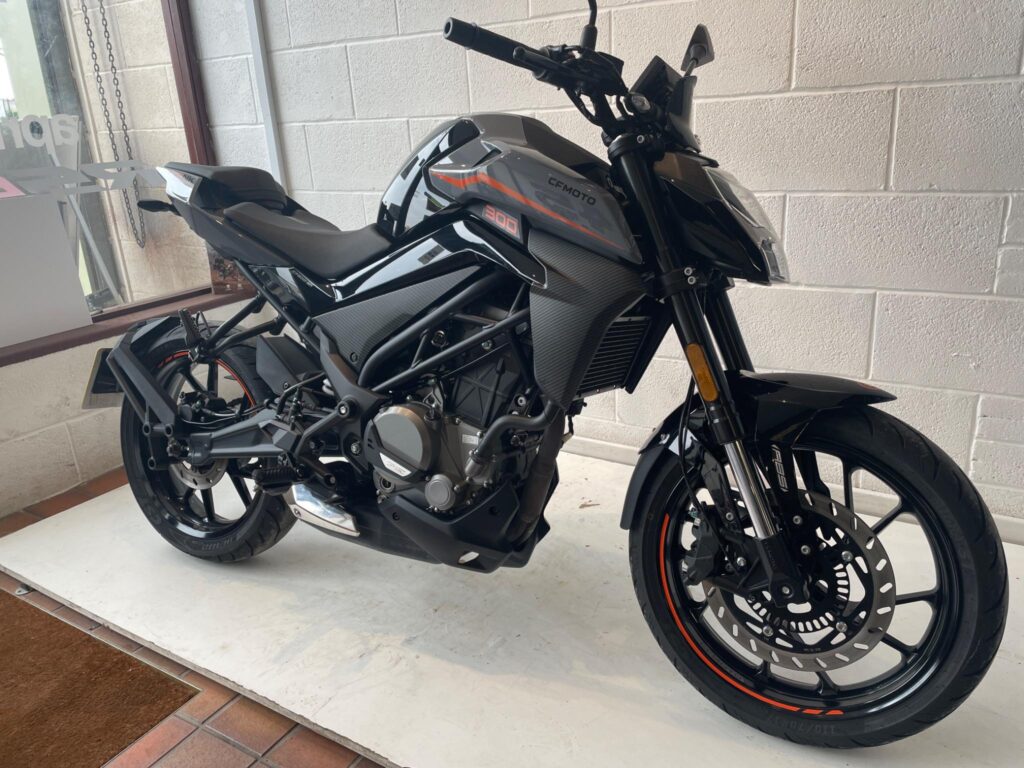 2024 CFMOTO 300NK
