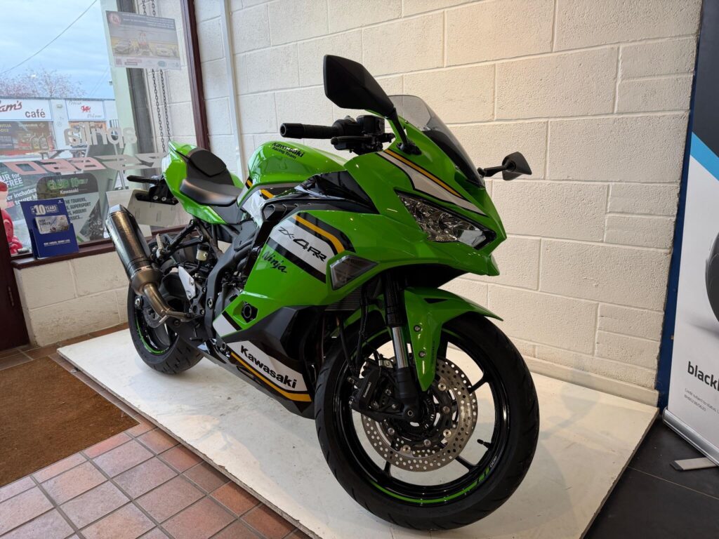 2025 Kawasaki Ninja ZX-4RR