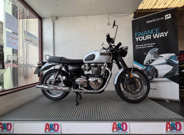 2020 Triumph Bonneville T120