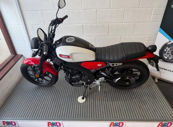 2025 Yamaha XSR125