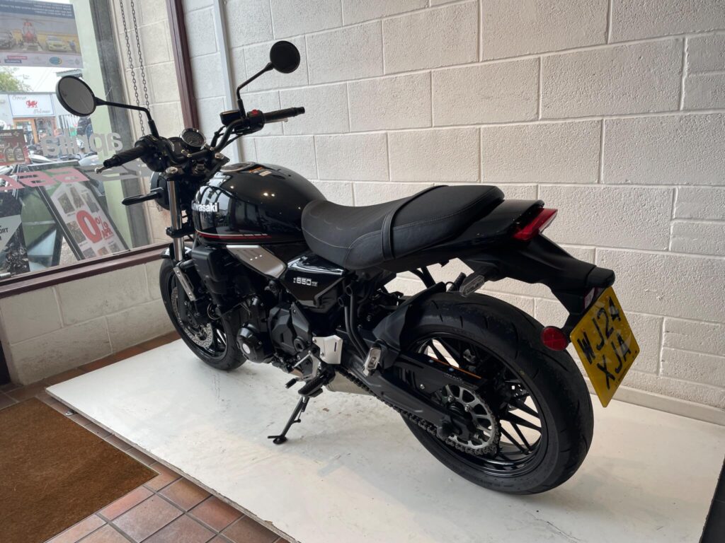 2024 Kawasaki Z650 RS