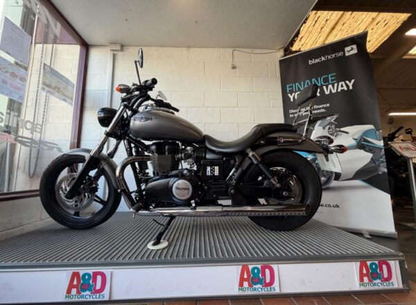 2014 Triumph Speedmaster 865
