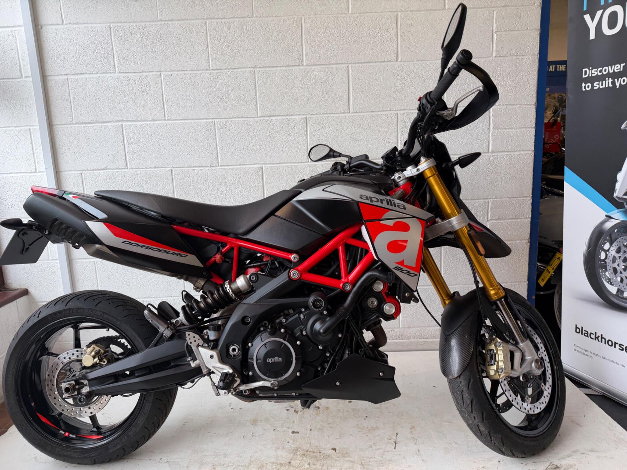 2021 Aprilia Dorsoduro 900