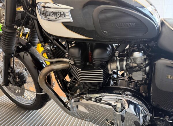 2011 Triumph Bonneville T100
