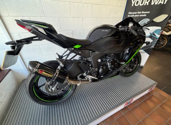2025 Kawasaki Ninja ZX-6R