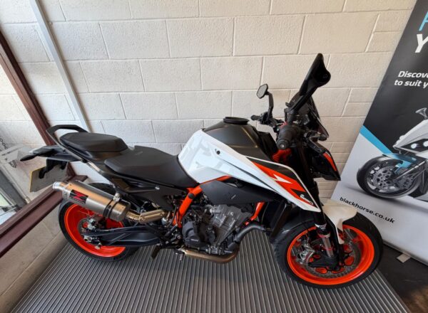 2021 KTM 890 Duke