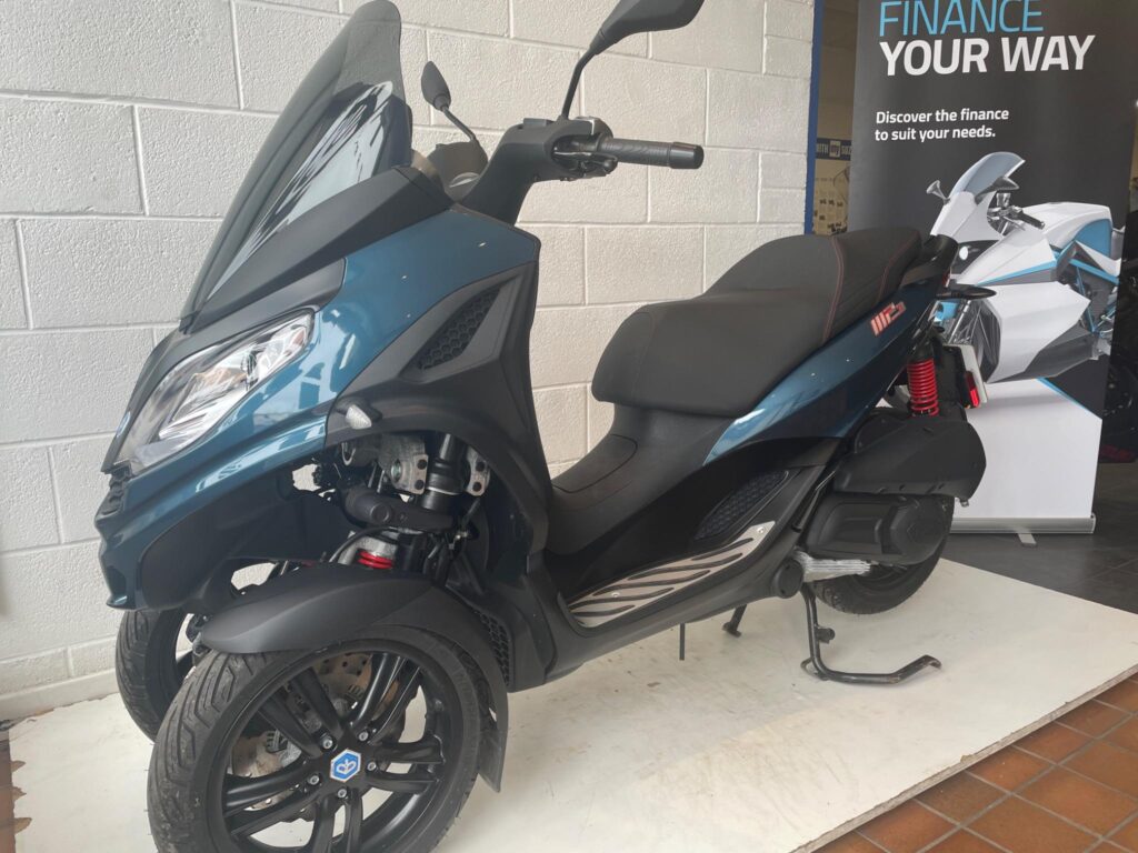 2023 Piaggio MP3 300
