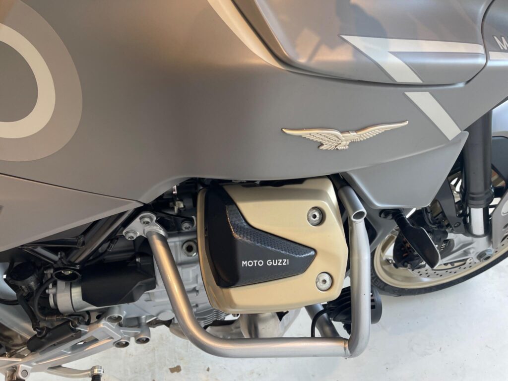 2023 Moto Guzzi V100 Mandello