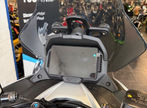 2026 Aprilia SR GT 400