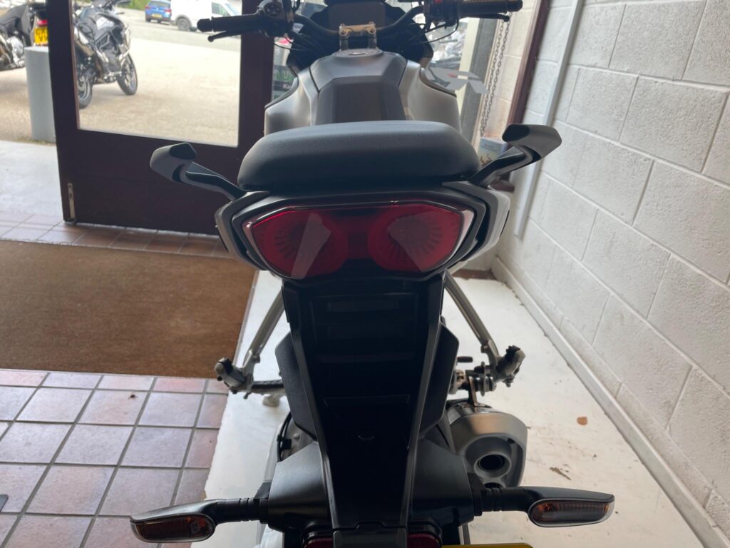 2023 Moto Guzzi V100 Mandello