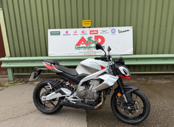 2026 Aprilia Tuono 457