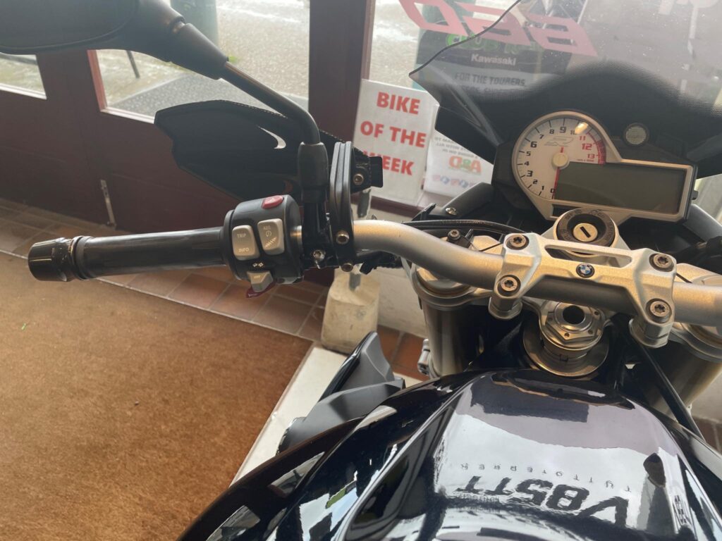 2016 BMW S 1000 R