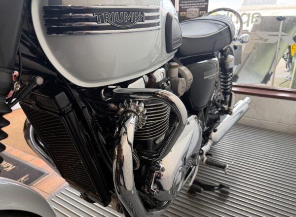 2020 Triumph Bonneville T120