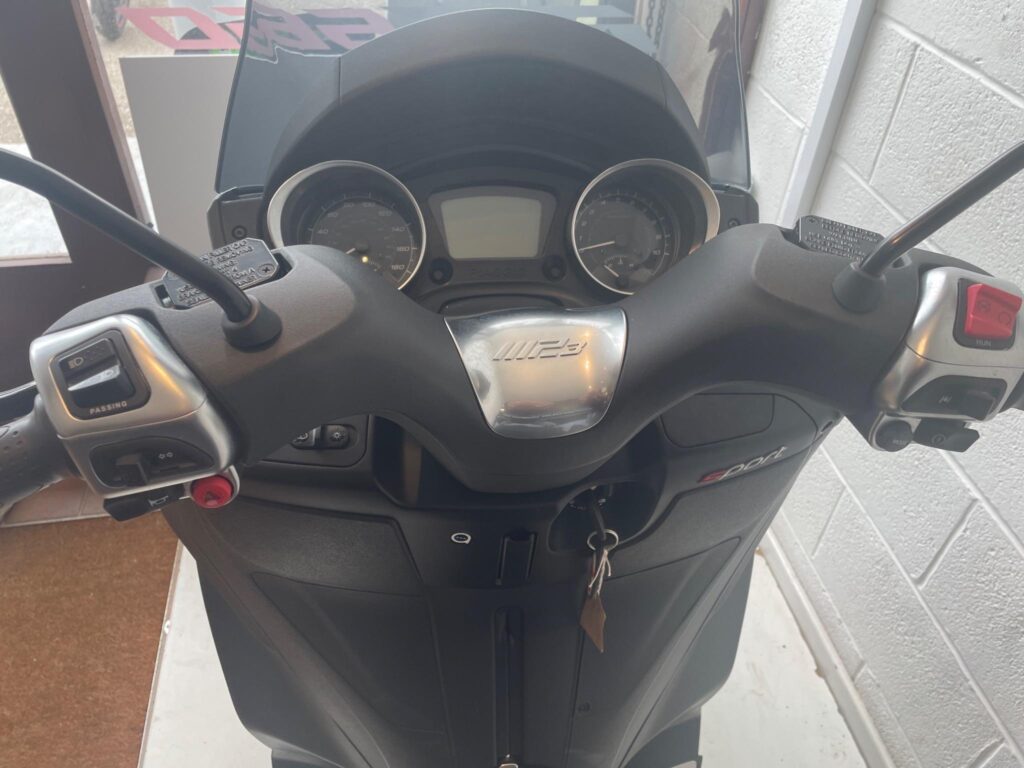 2023 Piaggio MP3 300