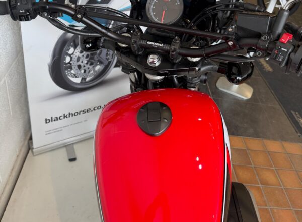 2017 Yamaha SCR 950