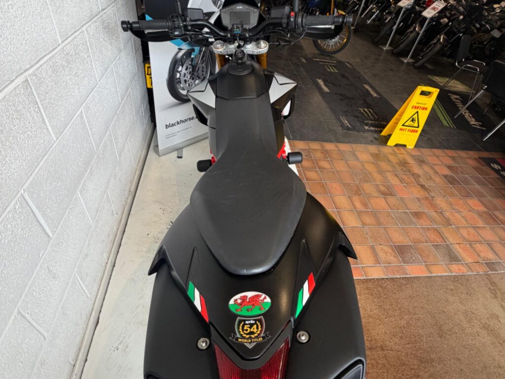 2021 Aprilia Dorsoduro 900