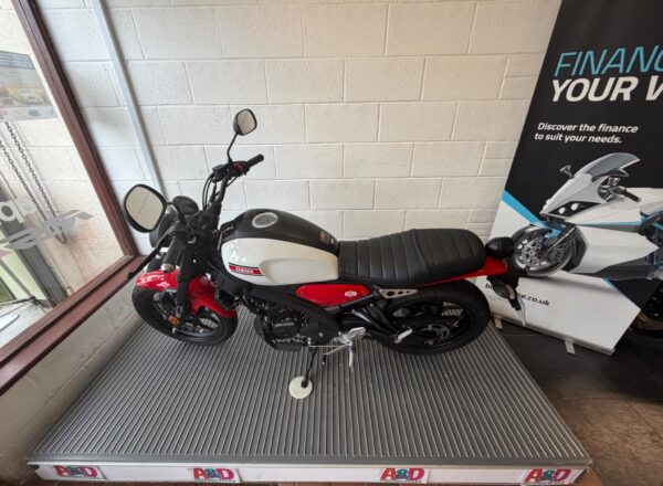 2025 Yamaha XSR125