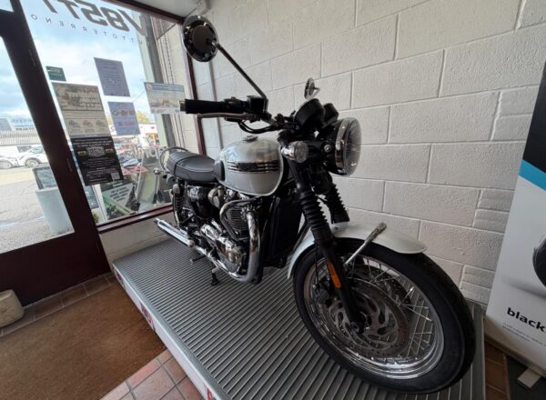 2020 Triumph Bonneville T120
